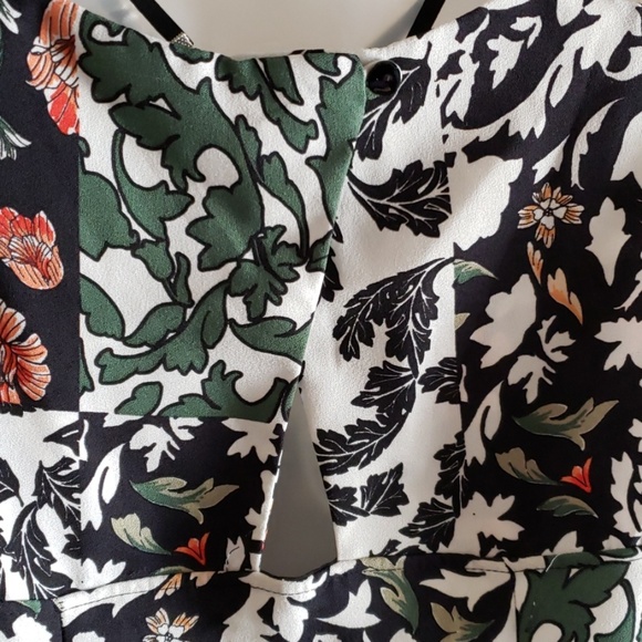 Zara Keyhole back sleeveless dress - Picture 3 of 8